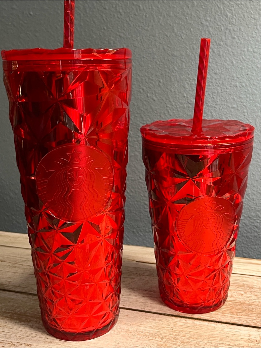 Set Starbucks 2023 Holiday Poinsettia Red Prism Tumblers 16 oz & 24 oz